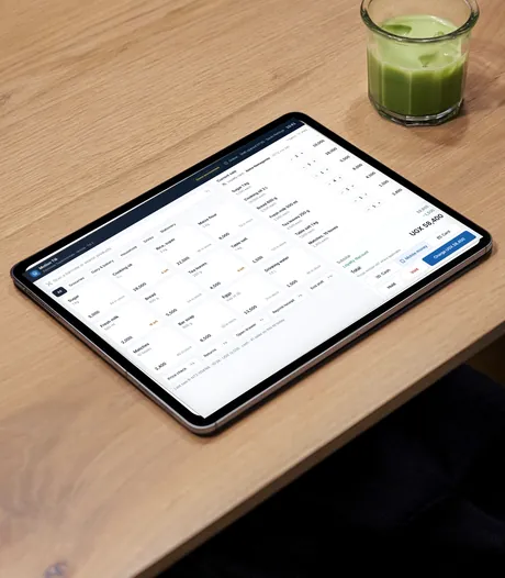 Checkout in a point of sale by Motion Imprints Technologies, on a tablet on a café table. Illustrative data.